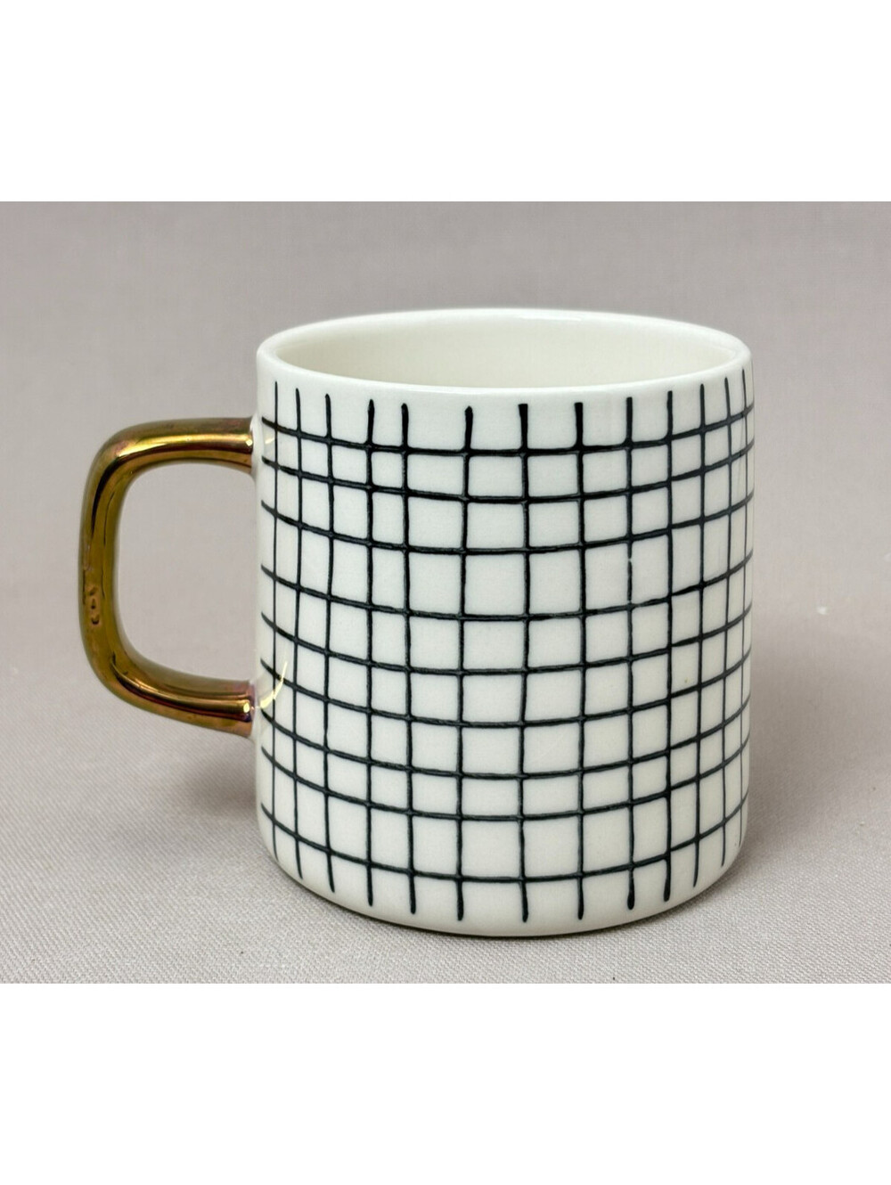 Thyme & Table Grid Stoneware Coffee Mug Black White Gold Handle Emmett 14 oz